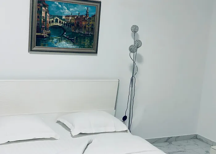 Maria Parcare Privata Subterana شقة