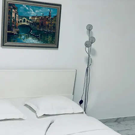 Maria Parcare Privata Subterana Lägenhet